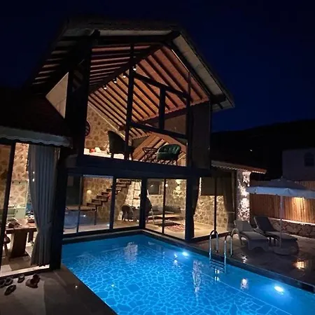 Laurus Villa *